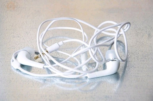 Giải mã nguyên nhân khiến tai nghe... tự rối