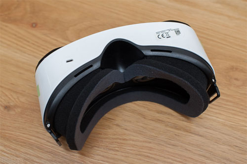 Trên tay Samsung GearVR cho Galaxy S6/S6 Edge Mặt dưới Samsung GearVR