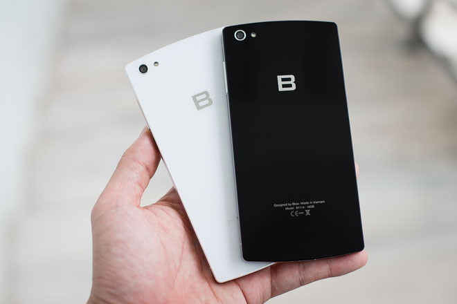 Mở hộp Bphone - smartphone cao cấp của Việt Nam Bphone có các dung lượng bộ nhớ trong 16GB, 64GB và 128GB