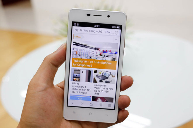 Màn hình IPS 4,5 inch lớn hơn 0,5 inch so với thế hệ trước 