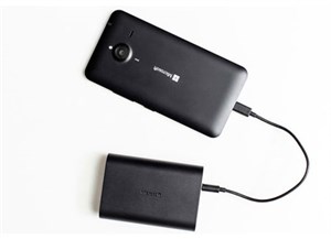 Microsoft trình làng 3 sạc di động Portable Dual, giá từ 35 USD