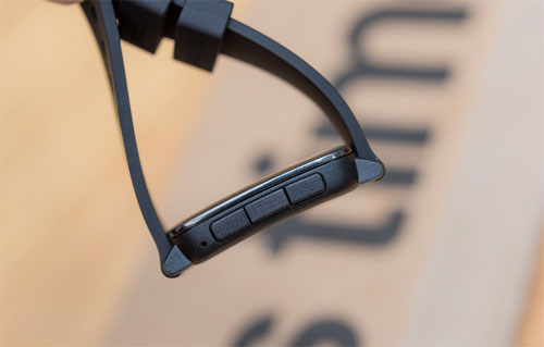Nút bấm cạnh bên của Pebble Time