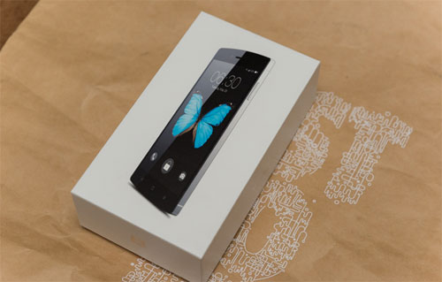 Hộp BKAV khá gọn gàng