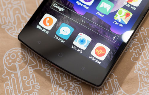 Các phím cảm ứng phía dưới hơi mờ