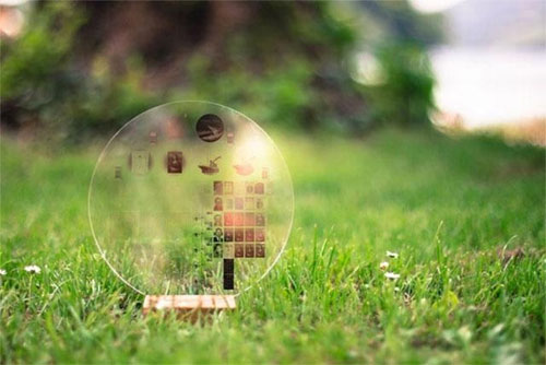 Tấm kính nhỏ trong suốt này thực chất là thiết bị lưu trữ có vòng đời lên đến... hàng thiên niên kỷ