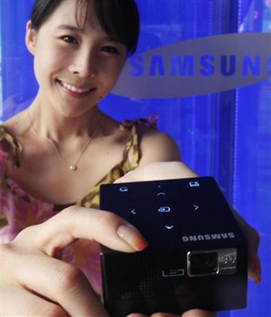 Máy chiếu siêu nhỏ gọn của Samsung có giá 310 USD 