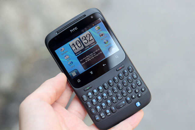 ‘Đập hộp’ HTC Chacha màu đen ở VN