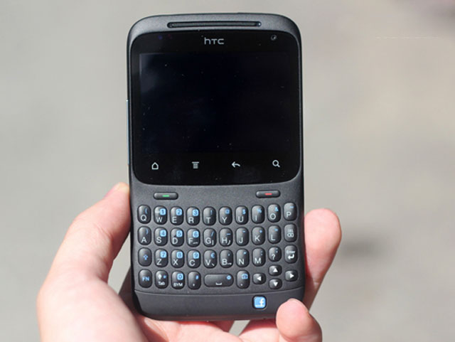 ‘Đập hộp’ HTC Chacha màu đen ở VN