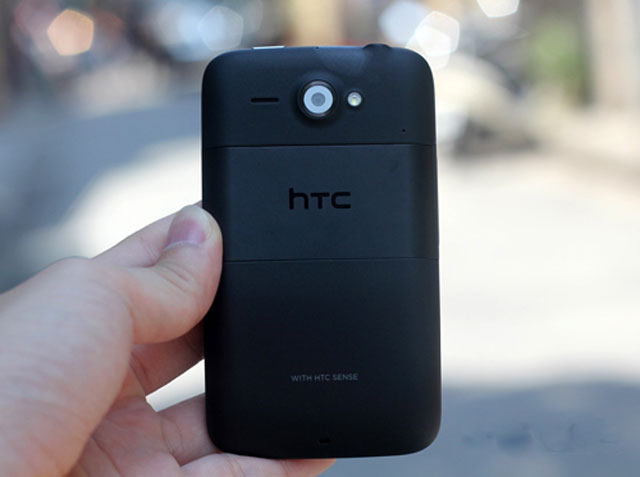 ‘Đập hộp’ HTC Chacha màu đen ở VN
