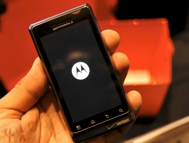 Droid 2 Global sẽ lên Gingerbread khi Droid 3 ra mắt