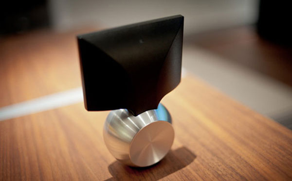 Cận cảnh TV 3D 100.000 USD của Bang & Olufsen