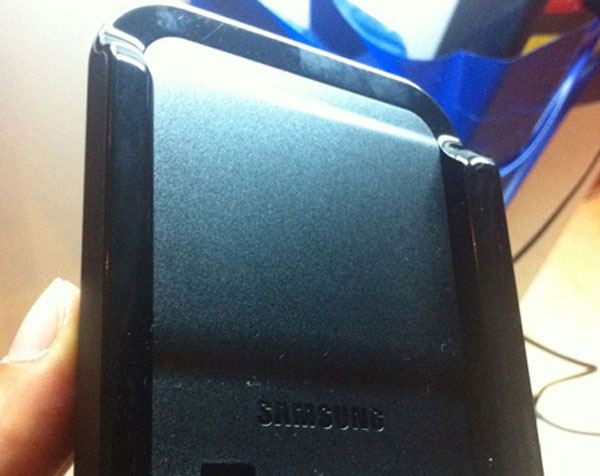 Galaxy S II chính hãng 13,5 triệu