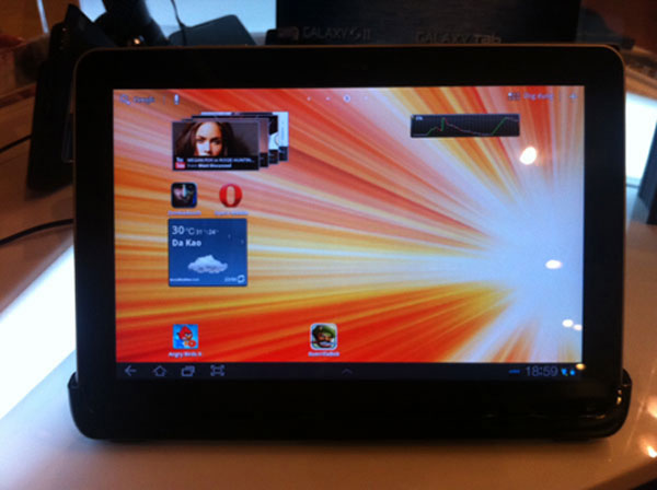 Galaxy S II chính hãng 13,5 triệu