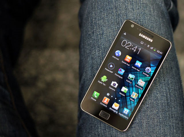 Màn hình smartphone lõi kép thi tài