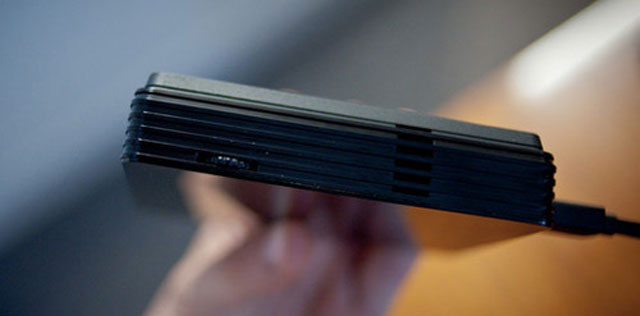 Máy chiếu 'tí hon' phát hình trực tiếp từ tablet