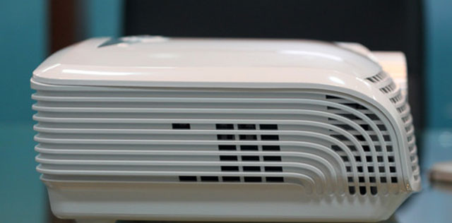 Ảnh máy chiếu Optoma Full HD 'giá mềm'