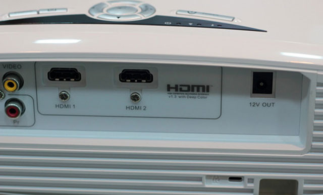 Ảnh máy chiếu Optoma Full HD 'giá mềm'