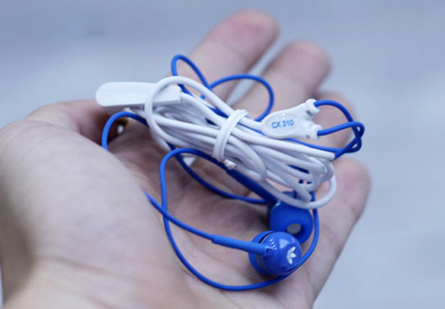 'Đập hộp' bộ ba Sennheiser Adidas