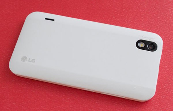 LG Optimus White tháng 8 bán tại VN