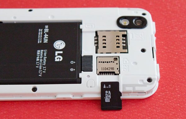 LG Optimus White tháng 8 bán tại VN