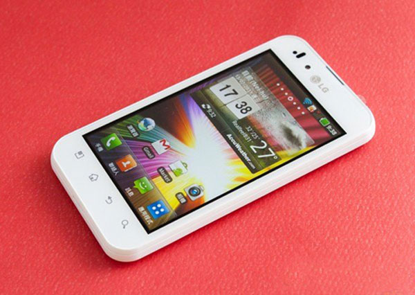 LG Optimus White tháng 8 bán tại VN