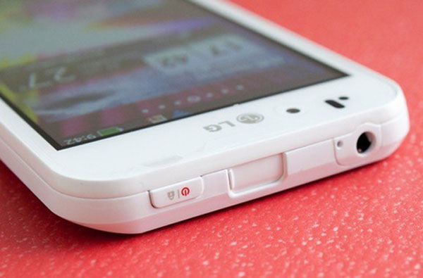 LG Optimus White tháng 8 bán tại VN