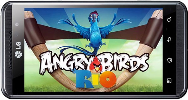 Điện thoại Optimus 3D chạy Angry Birds 3D