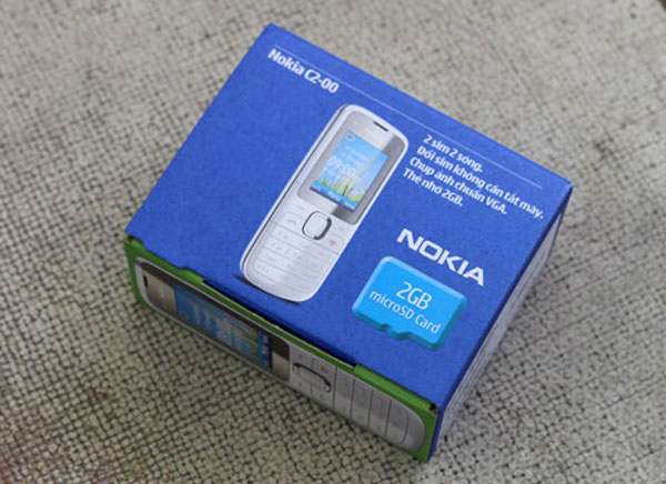 'Đập hộp' Nokia C2 hai sim