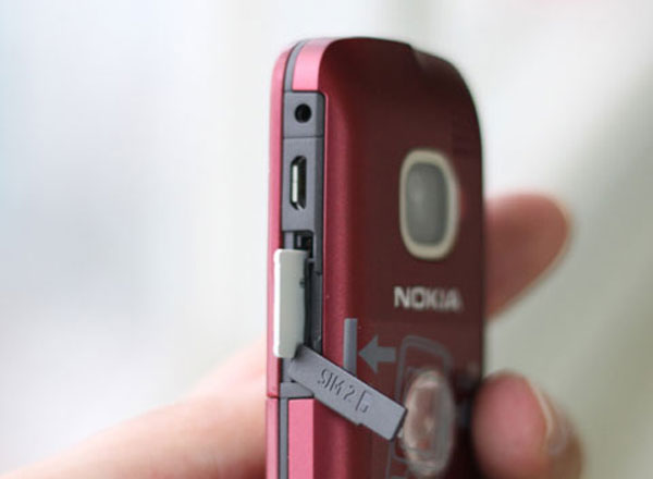 'Đập hộp' Nokia C2 hai sim