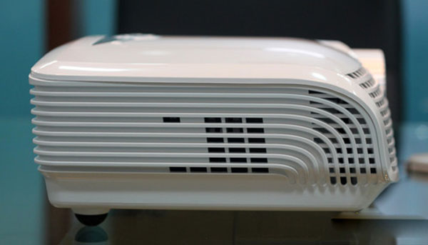 Đánh giá máy chiếu Optoma HD20LV