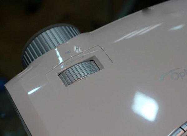 Đánh giá máy chiếu Optoma HD20LV