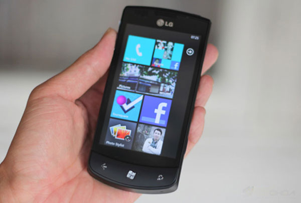 Windows Phone 7 'rớt' giá mạnh ở VN