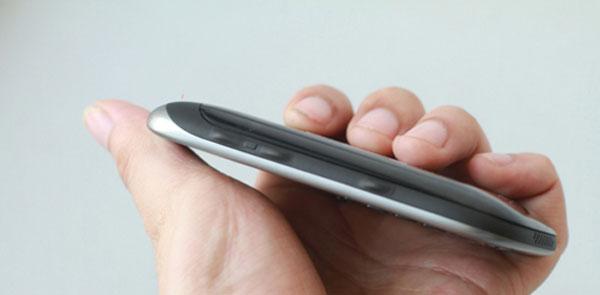 BlackBerry rẻ nhất sắp vào VN