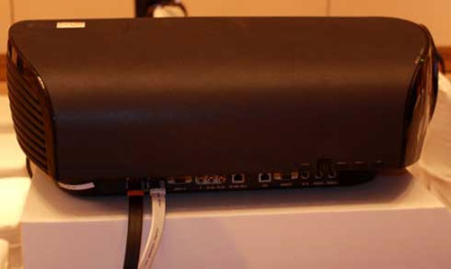 Máy chiếu 4K đầu tiên giá hơn nửa tỷ đồng ở Việt Nam