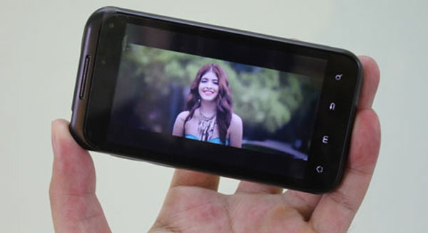 Smartphone Android giá tốt vừa tới VN