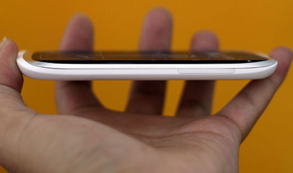 HTC Desire V hai sim giá 8,6 triệu đồng