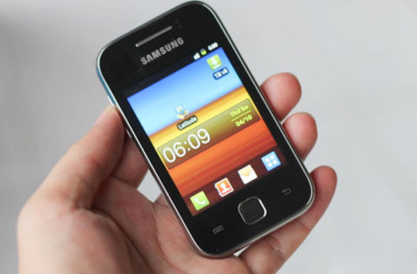 Top 8 smartphone giá rẻ bán chạy tại VN