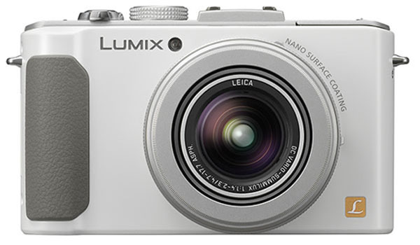 Panasonic ra LX7 cảm biến CMOS