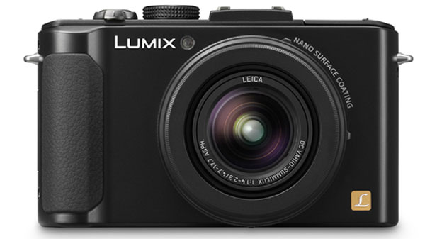 Panasonic ra LX7 cảm biến CMOS