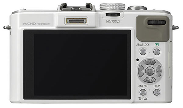 Panasonic ra LX7 cảm biến CMOS