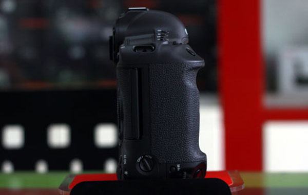 Canon 1D X giá 171 triệu về Việt Nam