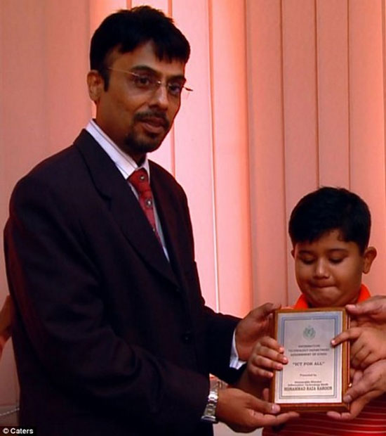 Thán phục cậu bé 8 tuổi đã trở thành chuyên gia của Microsoft