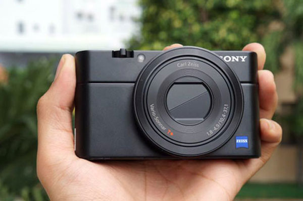 Máy ảnh compact cảm biến 'khủng'