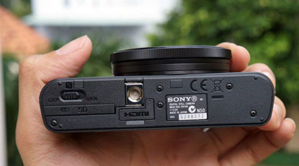 Máy ảnh compact cảm biến 'khủng'