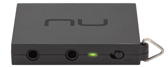 NuForce Mobile Music Pump được trang bị đến 2 ngõ ra 3,5mm cho tai nghe. NuForce Mobile Music Pump - Headamp di động siêu gọn nhẹ