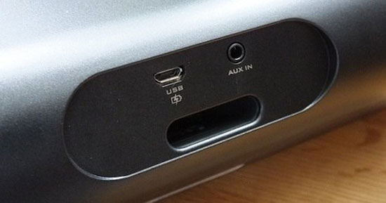 Cổng kết nối Loa di động nhiều màu sắc của Creative