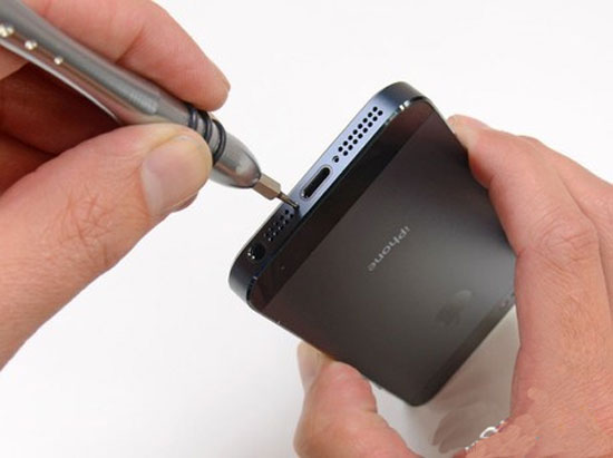 Hướng dẫn thay thế pin cho iPhone 5