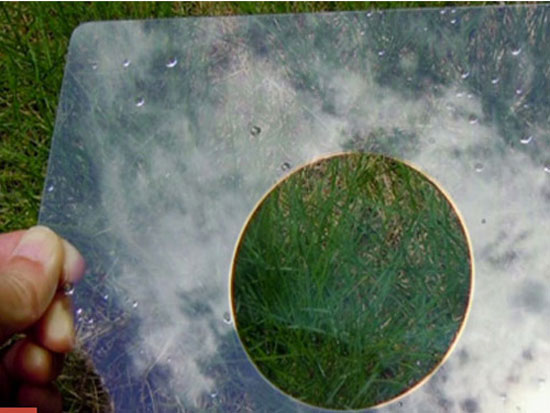 Kính chống lóa, kháng khuẩn đang được thí nghiệm  Màn hình chống lóa tự làm sạch