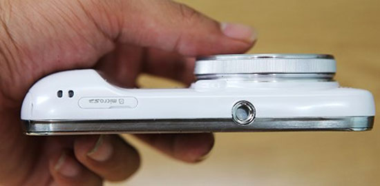 Ống kính zoom quang 10x cùng vòng xoay chỉnh zoom bao quanh. Smartphone lai máy ảnh của Samsung xuất hiện tại Việt Nam