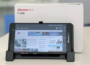 Smartphone Full HD chụp hình 16 “chấm” của Fujitsu